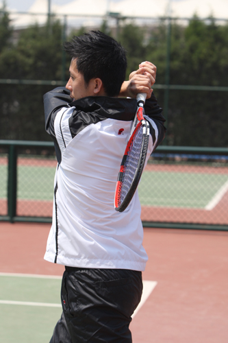 网球底线击球要领及技术(网球底线怎么练)