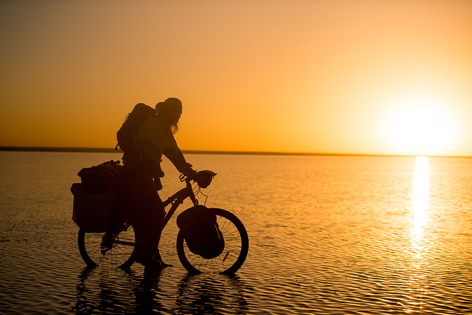 中国首部户外探险电影《七十七天》众筹500位梦想出品人 赵汉唐导演作品