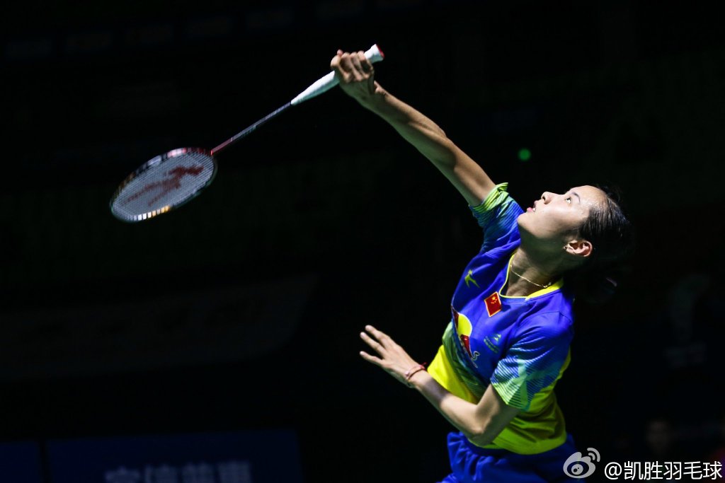 打羽毛球什么时候才可以重发球