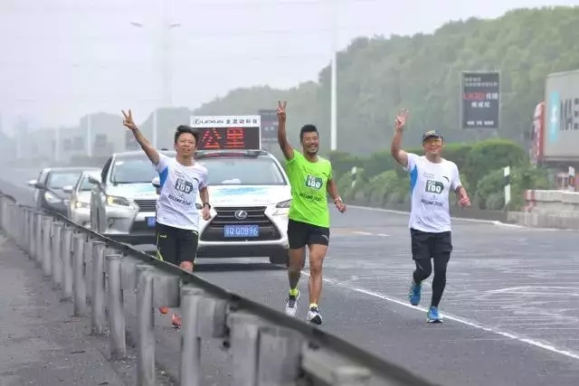 跑步有什么好看的?马拉松直播现在变成什么样