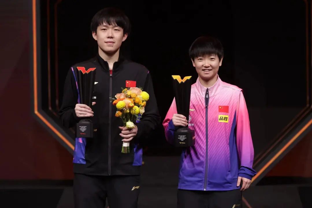 王楚钦、孙颖莎分获WTT世界杯决赛男女单打冠军