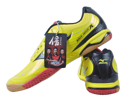 美津浓MIZUNO 18KM20045 超轻乒乓球鞋 黄色款 2012国家队装备