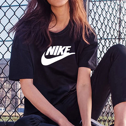 NIKE耐克 女款圆领短袖T恤 846469-010 黑色（时尚百搭，排汗透气）