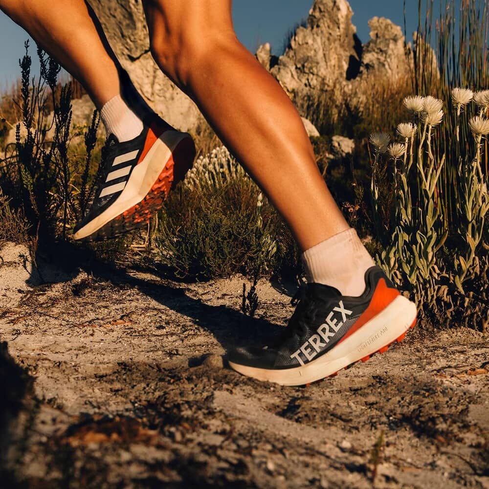 adidas阿迪达斯 TERREX AGRAVIC SPEED防滑耐磨大速飞星越野跑鞋女黑色/灰色/橙色 IE7671 
