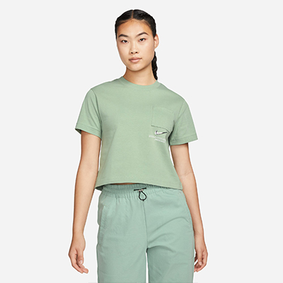 Nike耐克官方 SPORTSWEAR SWOOSH 女子短袖上衣 DN4852-006 绿色