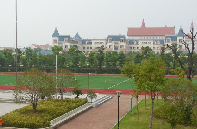 美兰湖小学羽毛球馆